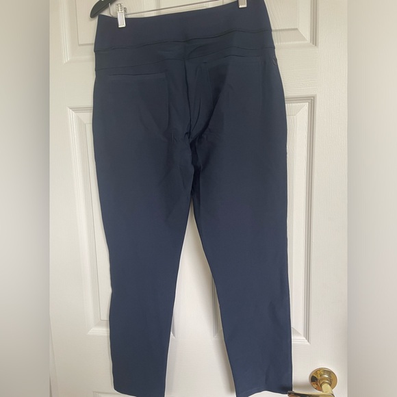 Women’s golf pants. Puma. Size large. Navy - Picture 4 of 4